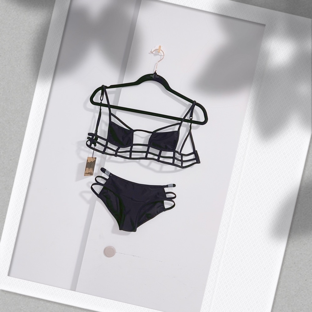 ✨ NWT ✨ ONE TEASPOON - Eagles shadow bikini - Black